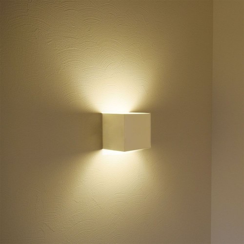 V-Tac 12W LED vit vägglampa - Kvadrat, justerbar spridning, IP65 utomhusbruk, 230V, inkl. ljuskälla