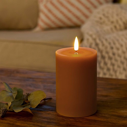 LED Blockljus 10cm, smält-look, lågeffekt - Ø7,5cm, fjärrkontroll, äkta vax, brun