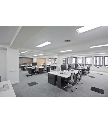 Ett T5 LED-lysrör installerat i en modern miljö som visar funktionell belysning.