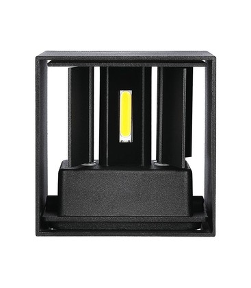 Närbild på ytstruktur och bländskydd för en modern LED-armatur.